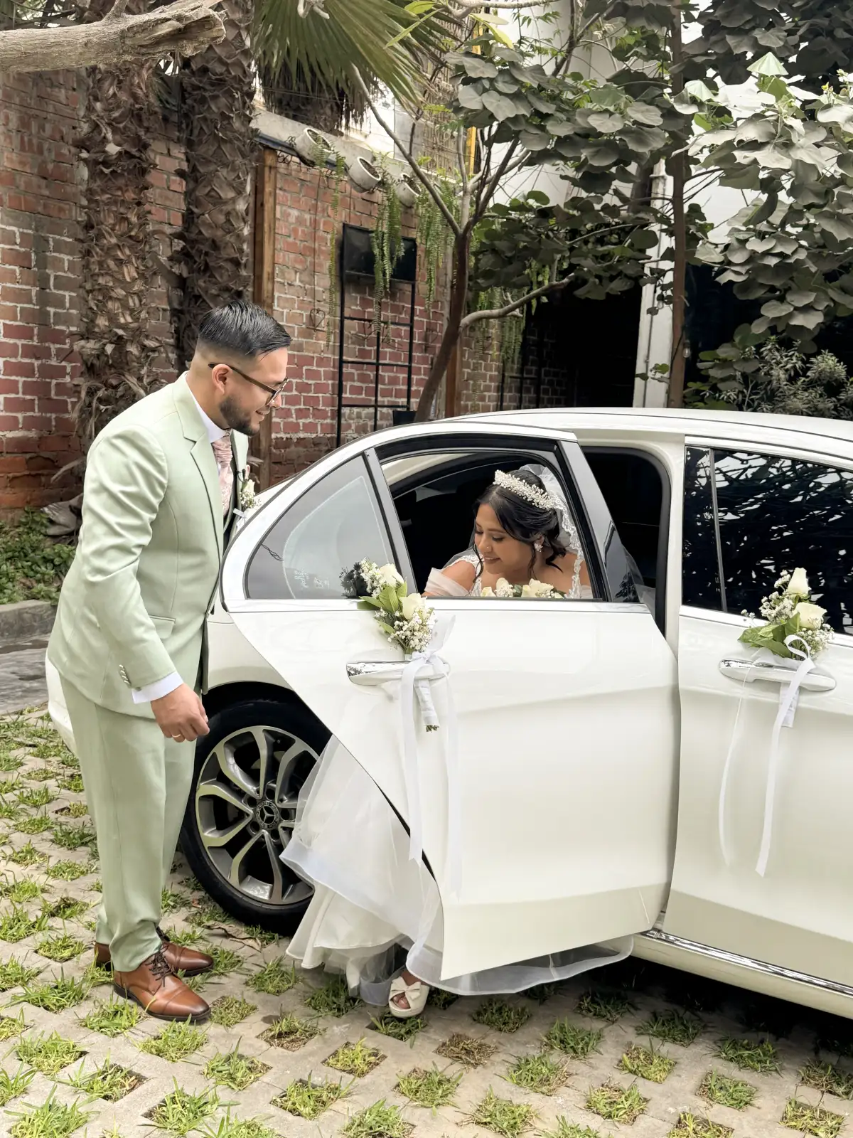 Luxury Lima Car